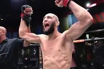 ayx-UFC赛场再起风云:关东青龙队惊险晋级吴越火狐队,赛场气氛火爆边路成突破口的简单介绍